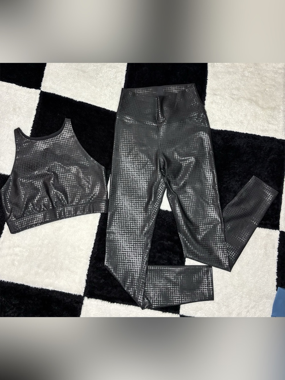 Peloton Women's Geometric Athletic Leggings Set in Black Like New size medium